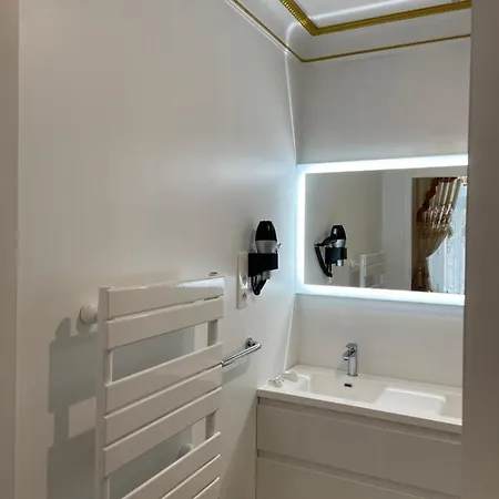 Du Maire Maison De L'eglise Du Couvent 3*