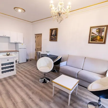 Du Maire Maison De L'eglise Du Couvent Narbonne