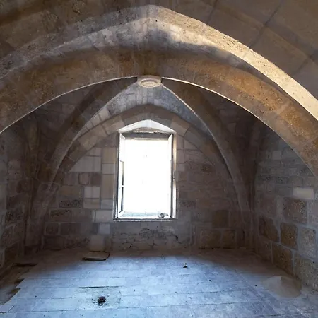 Pensión Du Maire Maison De L'église Du Couvent *